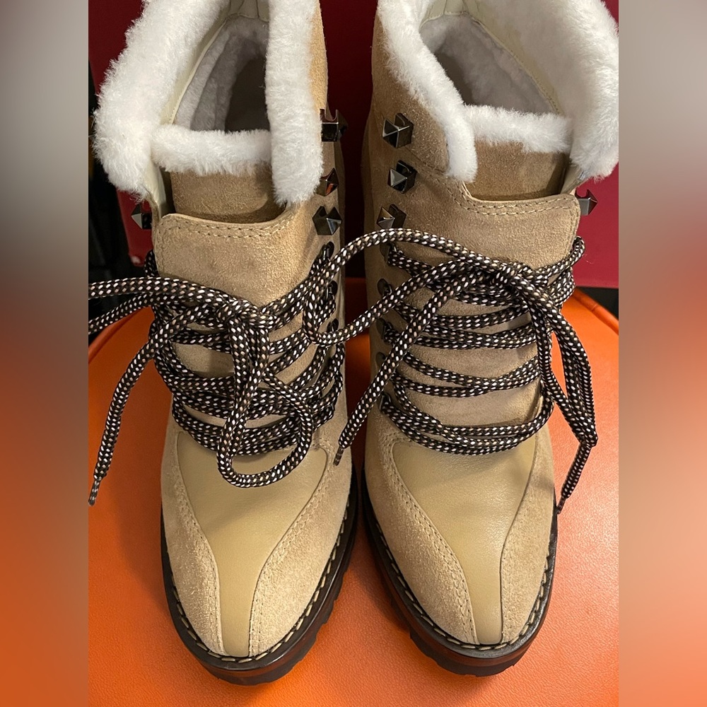 Authentic Valentino fur boots size 40